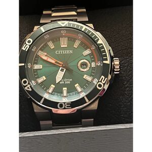 Citizen Men's Sport Green Dial Date Display NWT
